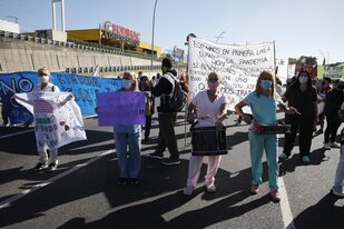 Corte en General Paz y San Martín, ayer, por el cierre de la clínica San Andrés