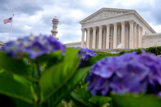 Corte Suprema despeja el camino para que Trump reactive política migratoria restrictiva
