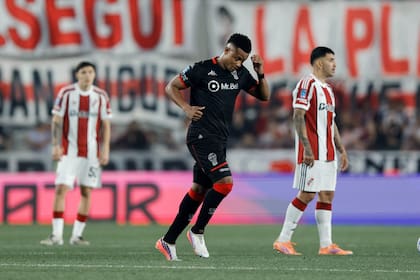 Cortés marcó el primer gol de Huracán y dio la asistencia para el de Blondel
