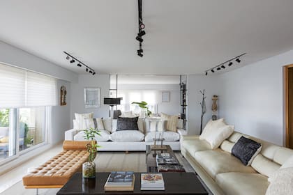 Cortinas ‘Silhouette’ motorizadas (Hunter Douglas). Alfombra (Rugit)