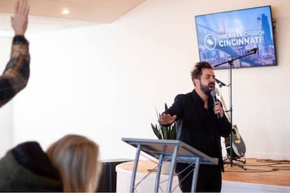 Cory Bowman, de 36 años, es pastor evangélico y empresario