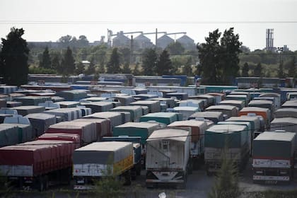 Cosecha.Se multiplican los camiones con granos en Rosario