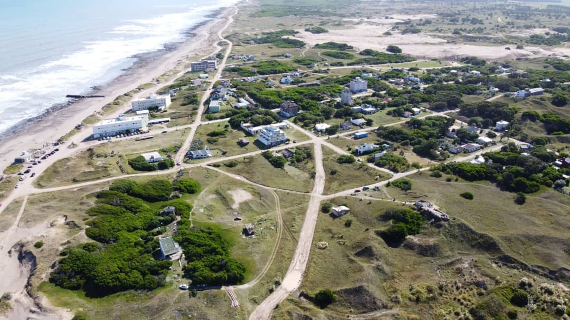 Costa Bonita uno de los desarrollos costeros más singulares del sudeste bonaerense, marcado por un origen poco común
