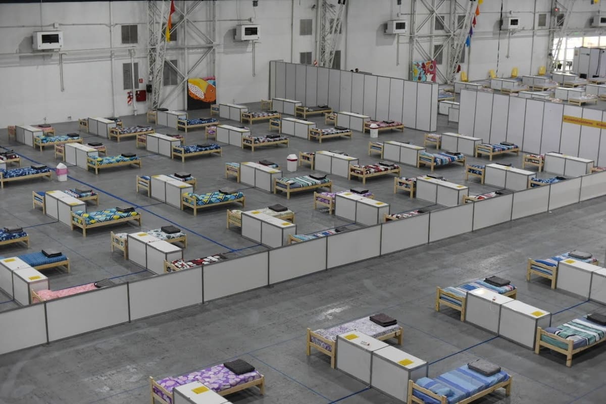 Costa Salguero se convirtió en un centro de aislamiento para enfermos de coronavirus; tiene capacidad para 798 personas, se dará prioridad a los residentes en paradores de la ciudad