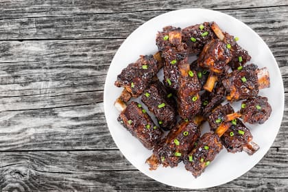 Costillas de cerdo glaseadas al estilo chino.