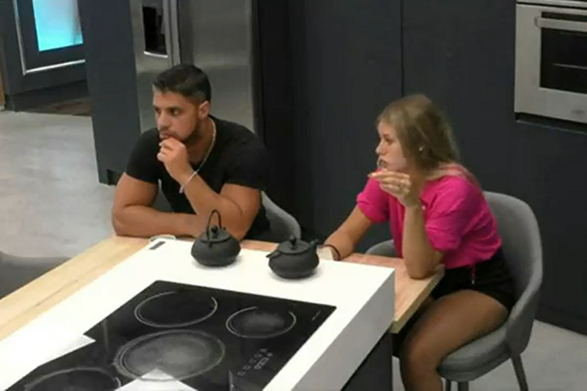 Coti le expresa su malestar a Conejo sobre la marginación de sus compañeros