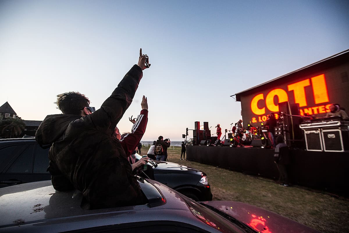 Coti Sorokin en el autocine de San Isidro