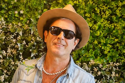 Su amistad con Andrés y Javier Calamaro, su enojo con Diego Torres por "Color esperanza" y su firme postura
