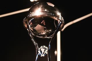Coudet busca en la Copa Sudamericana salidas al "Vietnam" de River Plate
