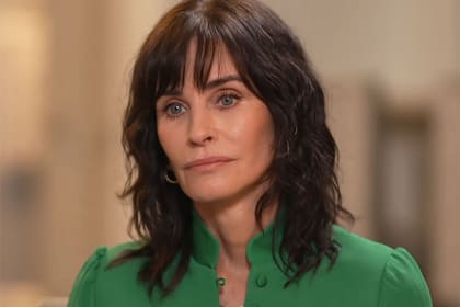 Courteney Cox se refirió a sus encuentros paranormales con Matthew Perry: “Me visita mucho”