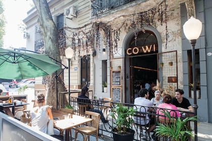 Cowi es la unión de dos placeres, el café y el vino.