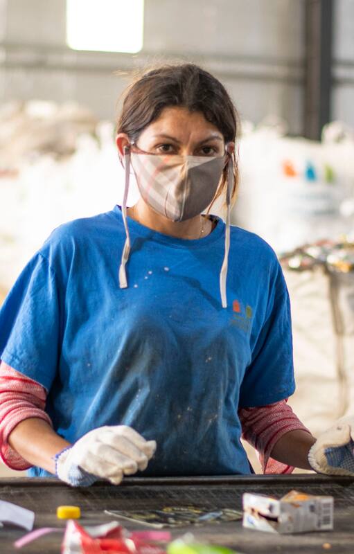 Creando Conciencia nació en 2005 con sólo seis personas y hoy da trabajo a 70 familias de Benavídez; sus integrantes procesan entre 10 y 13 toneladas de materiales por día; en julio de 2020, fueron seleccionados por la ONU como “ejemplo de lucha contra la injusticia ecológica y social”