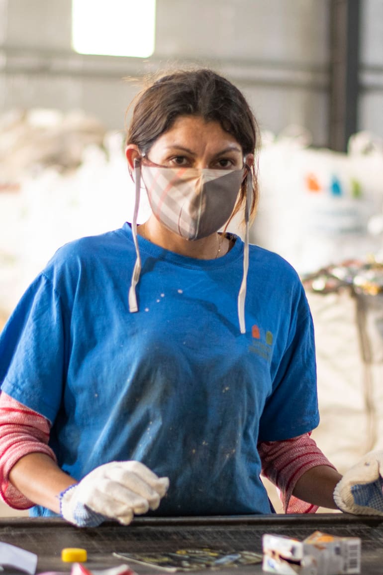 Creando Conciencia nació en 2005 con sólo seis personas y hoy da trabajo a 70 familias de Benavídez; sus integrantes procesan entre 10 y 13 toneladas de materiales por día; en julio de 2020, fueron seleccionados por la ONU como “ejemplo de lucha contra la injusticia ecológica y social”