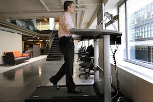 Crece la tendencia de caminadoras en el trabajo