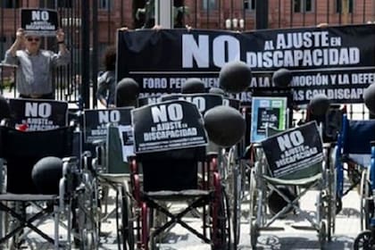 Crecen las protestas por ajustes en un área tan sensible como la de personas con discapacidad