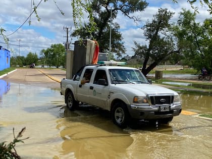 Crecida del río Uruguay: evacuaron familias en Concordia.