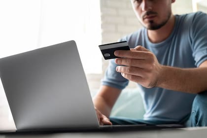 Crecieron los pagos con tarjetas de crédito, aunque no a más de un mes
