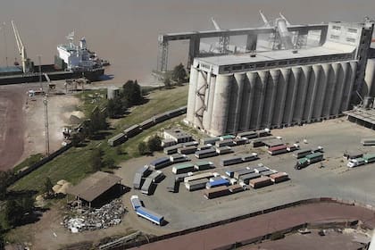 Creció el ingreso de camiones con soja en los diferentes puertos del Gran Rosario