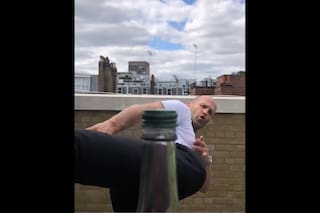 Bottle Cap Challenge: el desafío para abrir una botella de una patada