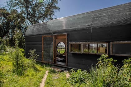 "Creo que esta casa representa mi costado ermitaño y el amor por lo pequeño, lo fácil y lo retirado", confesó Tololo Ugarte, dueño y arquitecto de la casa.