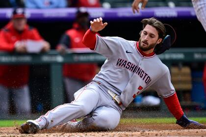 Crews conecta 2 de los 4 jonrones de Nacionales, que se complican pero superan 12-11 a Rockies