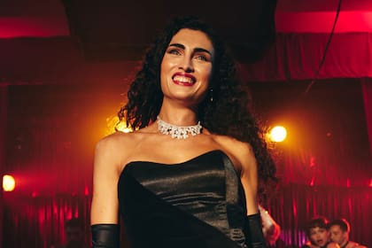 Cris Miró (Ella)