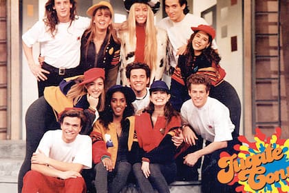 Cris Morena y el elenco juvenil de Jugate conmigo, un éxito de Telefe que se estrenó hace 30 años