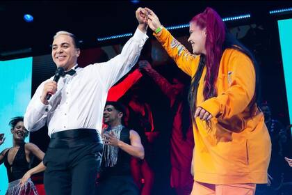 Cristian Castro y Lwlo, en el show que realizó el mexicano a comienzos de abril en el Movistar Arena