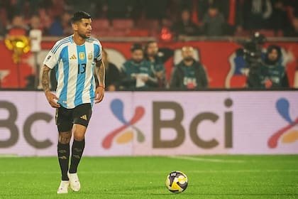Cristian "Cuti" Romero, con el brazalete de capitán de la selección argentina