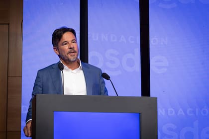Cristian García Sarubbi, director general de Grupo OSDE, fue el encargado de presentar a Xavier Marcet en el auditorio OSDE.