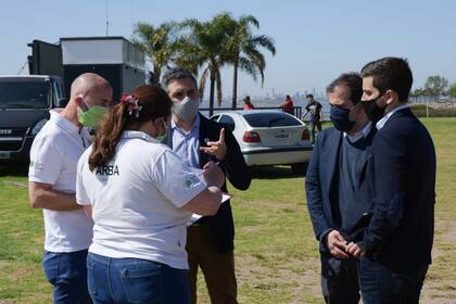 Cristian Girard durante el operativo en el predio