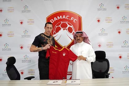 Cristian Lema se destacó en Newell´s, pero los rosarinos no pudieron equiparar la propuesta de Damas F.C., de Arabia Saudita; de 30 años, el zaguero se integró a un país que a través del deporte intenta ensayar una apertura mundial