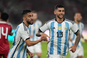 Cristian Romero anotó de cabeza el segundo gol de la selección argentina en el triunfo vs. Indonesia