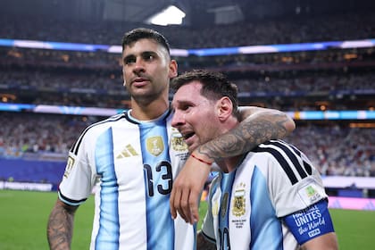 Cristian Romero, parte de una camada intermedia que deberá asumir más responsabilidad sin Messi