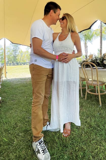 Cristian y Jimena aún no se pusieron de acuerdo con el nombre de la beba. “Somos tres los que decidimos (también participa su hijo Milo), así que tiramos mil nombres por día”.