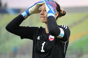 Cristiane Endler, considerada la mejor arquera de la historia de Chile, no estará en la final