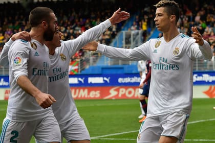 Cristiano hizo los dos goles de Real Madrid, que como visitante venció a Eibar