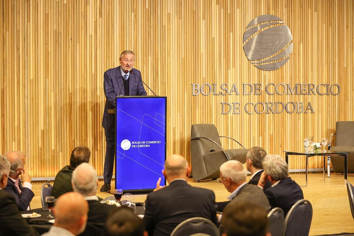 Cristiano Rattazi ante empresarios en Córdoba.