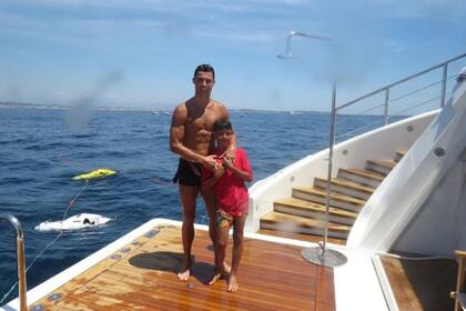 Cristiano Ronaldo con su hijo, en unas vacaciones de ensueño