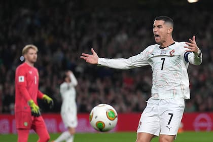Cristiano Ronaldo tendrá que esperar 3 semanas para conocer fallo de la FIFA tras su tarjeta roja