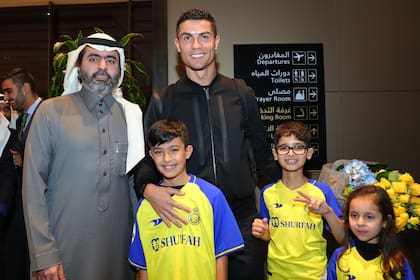 Cristiano Ronaldo, todo un suceso en su arribo a Arabia Saudita