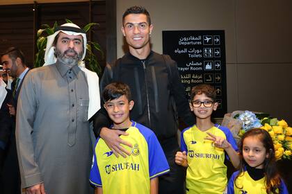 Cristiano Ronaldo, todo un suceso en su arribo a Arabia Saudita