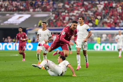 Cristiano Ronaldo vuela ante una entrada de Oyarzabal