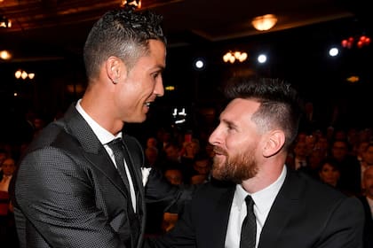 Cristiano Ronaldo y Lionel Messi en una gala del Balón de Oro.