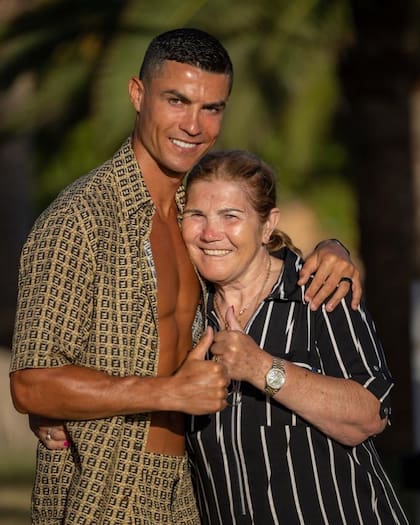 Cristiano Ronaldo y su madre María Dolores dos Santos Aveiro