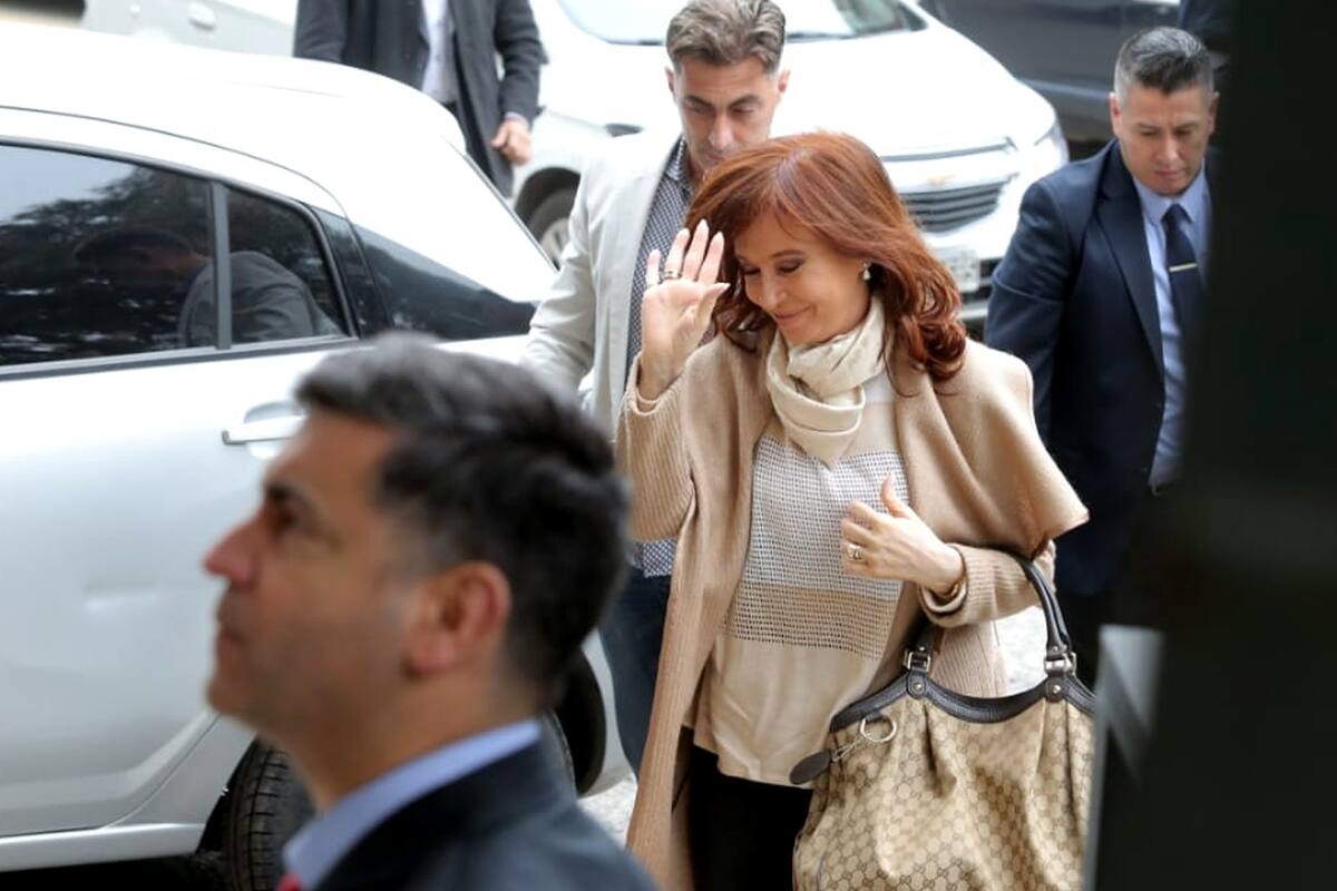 Cristina al llegar hoy a Comodoro Py