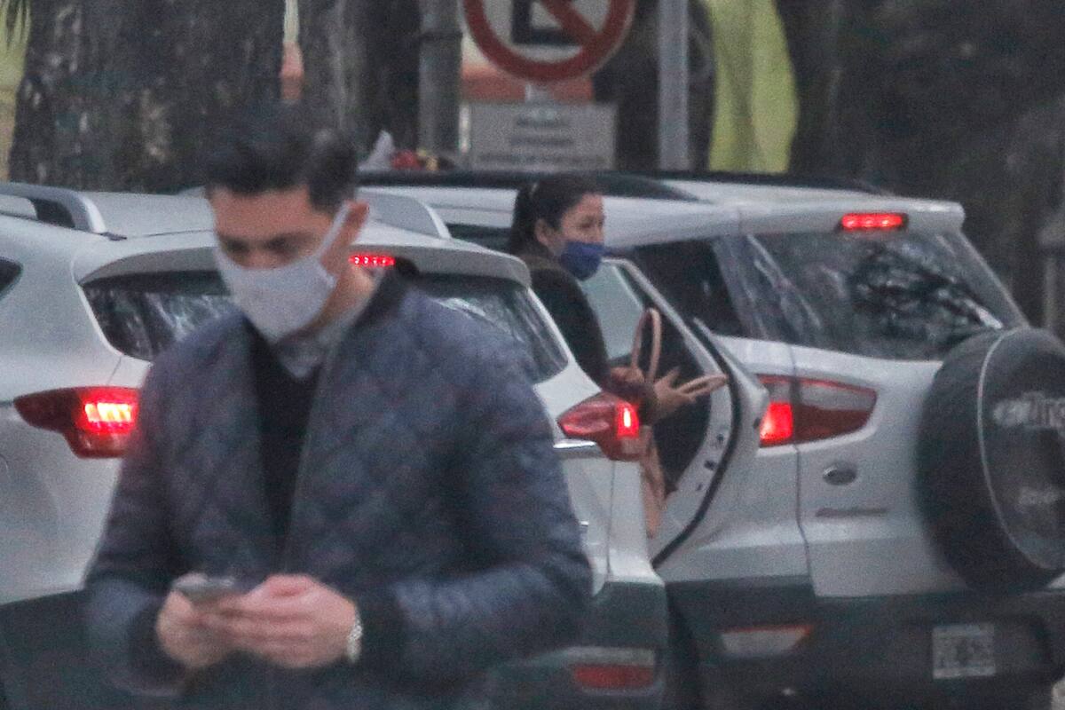 Cristina Castro, la madre del joven desaparecido el 30 de abril pasado, estuvo en la exESMA donde comenzó la autopsia de los restos óseos hallados en un cangrejal de Bahía Blanca