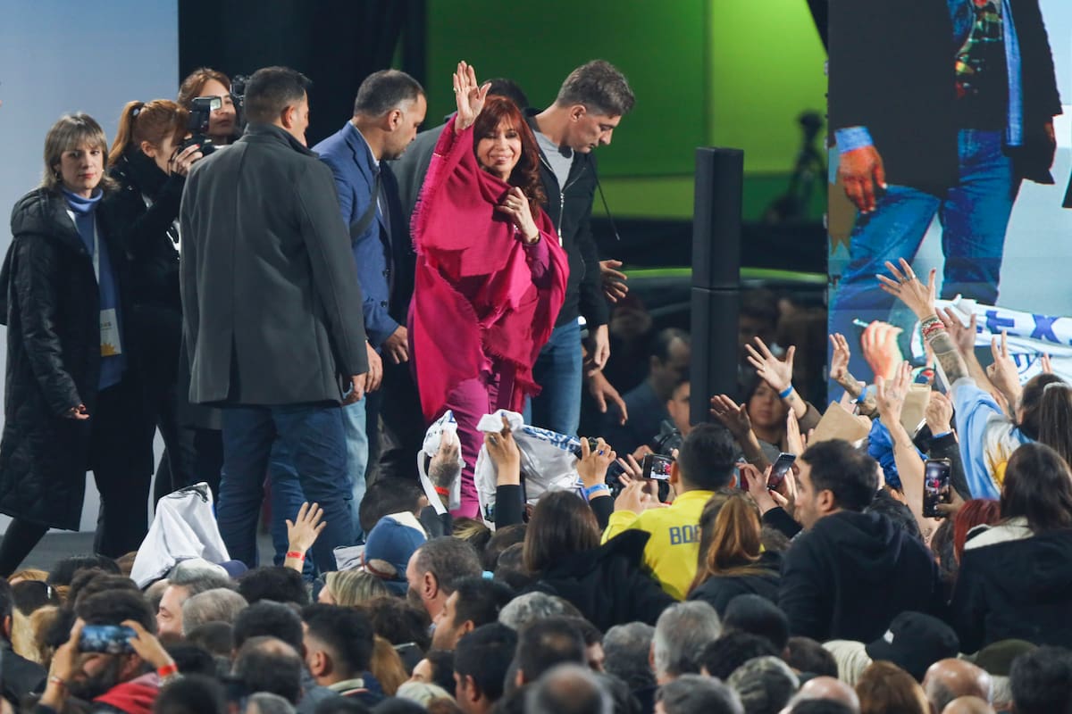 Cristina Fernandez de Kirchner en una acto en elpartido de Ensenada junto al intendente Mario Secco, para conmemorar a Juan Domingo Peron