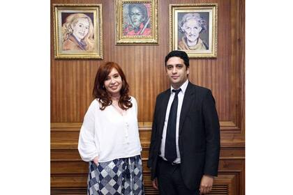 Cristina Fernández junto a Matias Capeluto, el nuevo director de la Casa Néstor Kirchner