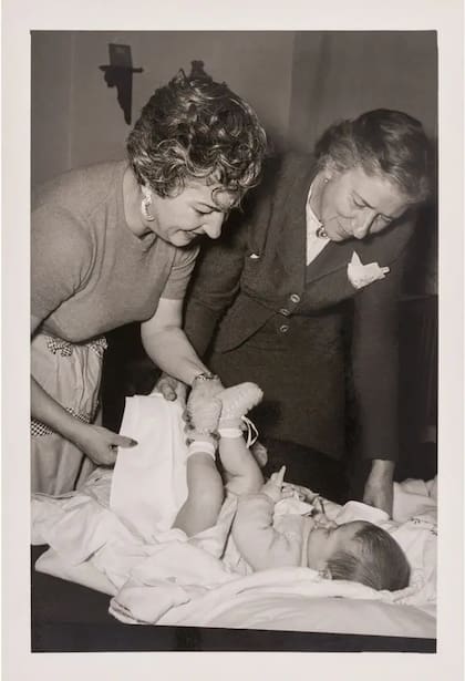 Cristina Kahlo y María Luisa Kahlo con Mara Romeo